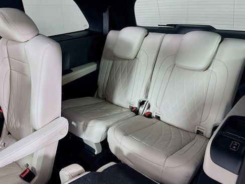 New 2026 Mercedes-Benz GLS 63 AMG 4MATIC image 8