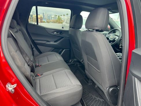 Used 2025 Chevrolet Equinox LT w/ Safety and Technology Package FWD image 13