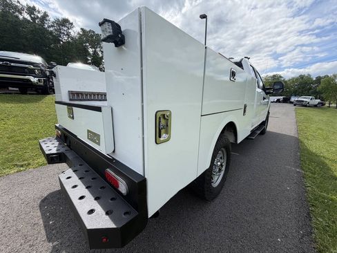 Used 2021 Ford F350 XL w/ Power Equipment Group AWD/4WD image 9