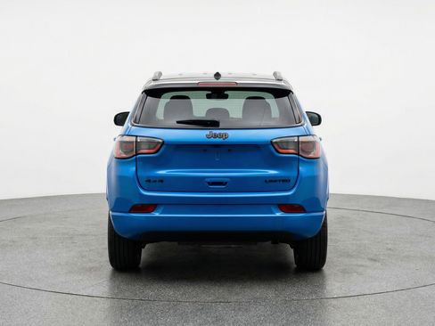 Used 2025 Jeep Compass Trailhawk AWD/4WD image 7