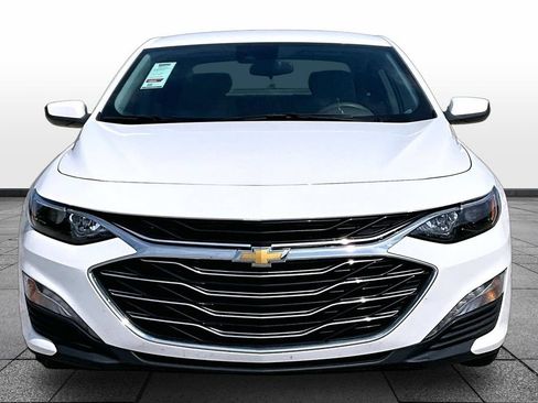 Used 2024 Chevrolet Malibu LT FWD image 3