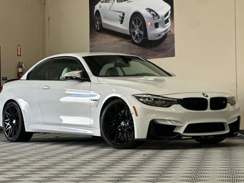 Used 2018 BMW M4 Convertible w/ Executive Package RWD image 10