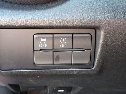 Used 2016 MAZDA MX-5 Miata Sport image 23