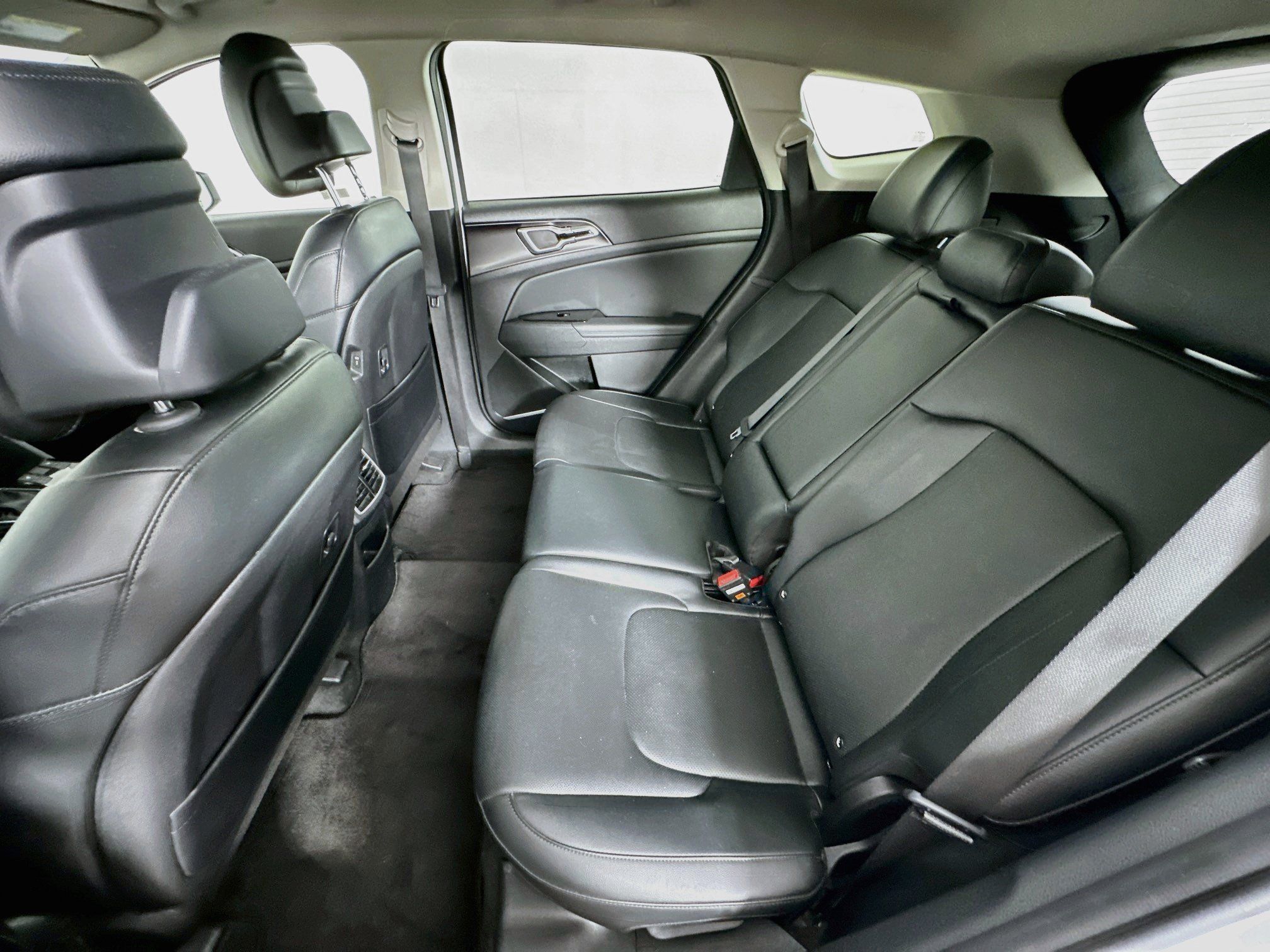 Used 2023 Kia Sportage EX FWD image 28