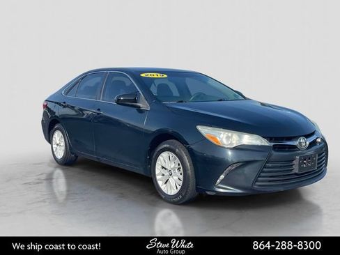 Used 2016 Toyota Camry LE FWD image 1
