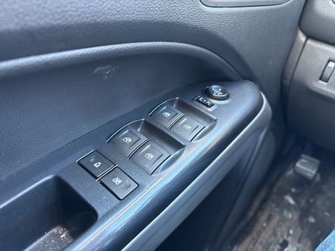 Used 2021 Chevrolet Colorado LT w/ LT Convenience Package image 12