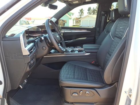 Used 2025 Cadillac Escalade V w/ LPO, ONYX Package AWD/4WD image 10