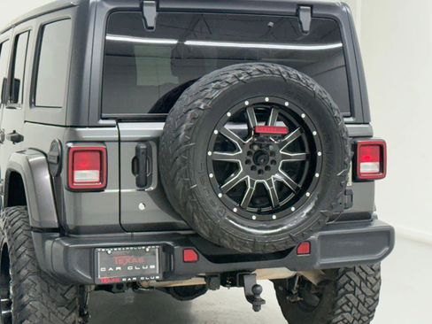 Used 2019 Jeep Wrangler Unlimited Sahara image 38