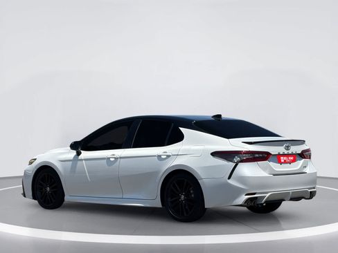 Used 2022 Toyota Camry XSE FWD image 3