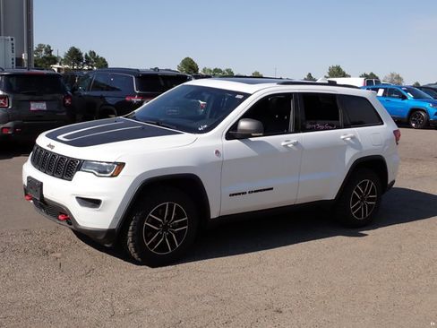 Used 2019 Jeep Grand Cherokee Trailhawk w/ Trailhawk Luxury Group AWD/4WD image 6