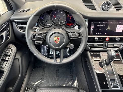 Certified 2026 Porsche Macan AWD/4WD image 16