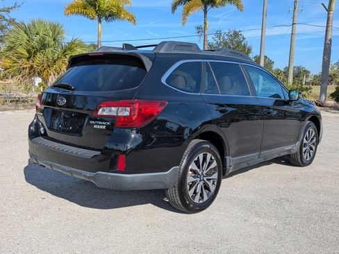 Used 2017 Subaru Outback 2.5i Limited image 4