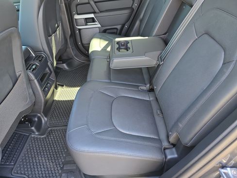 Certified 2024 Land Rover Defender 110 SE AWD/4WD image 15