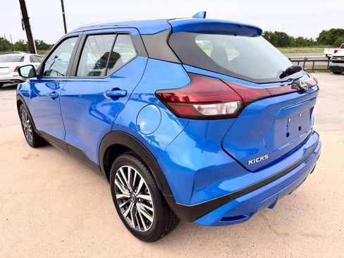 Used 2023 Nissan Kicks SV FWD image 6