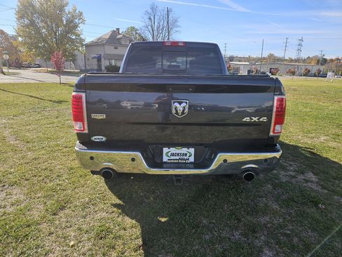Used 2013 RAM 1500 Laramie w/ Convenience Group image 4
