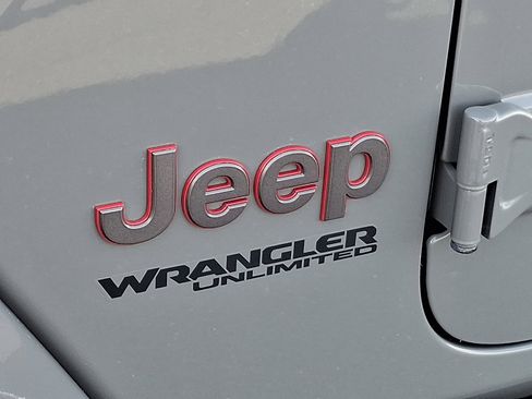 Certified 2021 Jeep Wrangler Unlimited Rubicon image 31