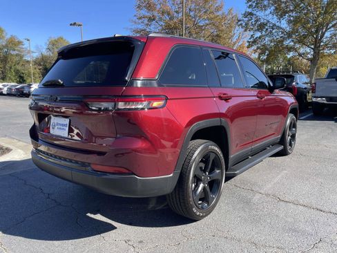 Used 2024 Jeep Grand Cherokee Altitude image 23