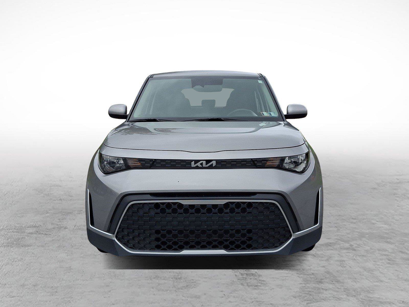 Used 2023 Kia Soul LX w/ Option Group 015 FWD image 2
