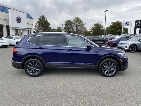 Certified 2022 Volkswagen Tiguan SE FWD image 54