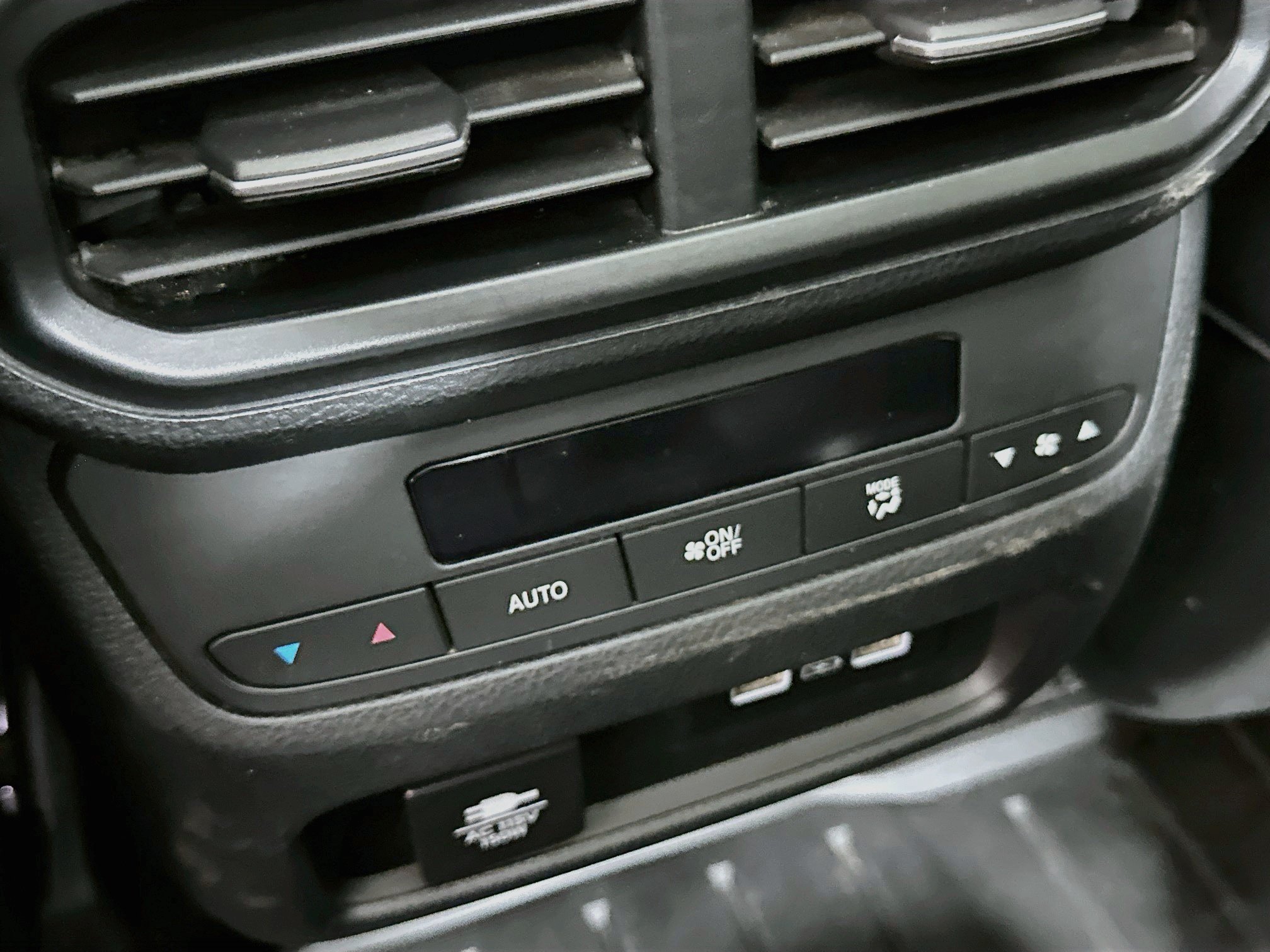 Used 2023 Honda Pilot TrailSport image 27