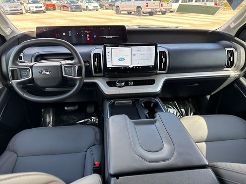 Used 2025 Ford Expedition Max Active image 6