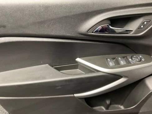 Certified 2024 Chevrolet Trax LS w/ LS Convenience Package FWD image 11