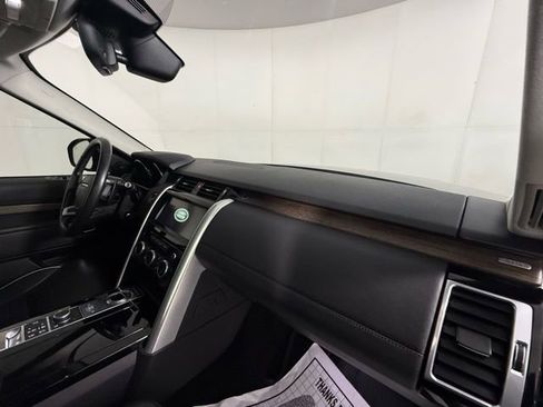 Certified 2017 Land Rover Discovery HSE image 33