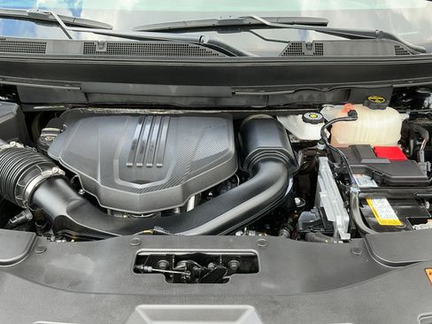 Used 2024 Chevrolet Traverse RS FWD image 24