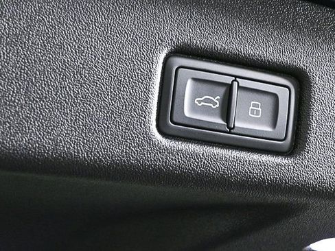 New 2025 Audi Q5 2.0T Premium Plus image 28