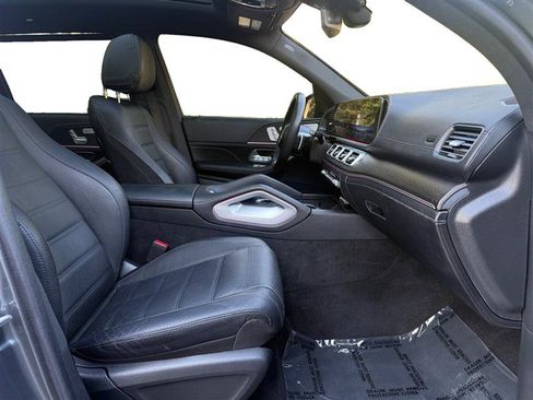 Used 2024 Mercedes-Benz GLS 450 4MATIC image 17