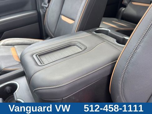 Used 2024 GMC Yukon XL AT4 AWD/4WD image 15