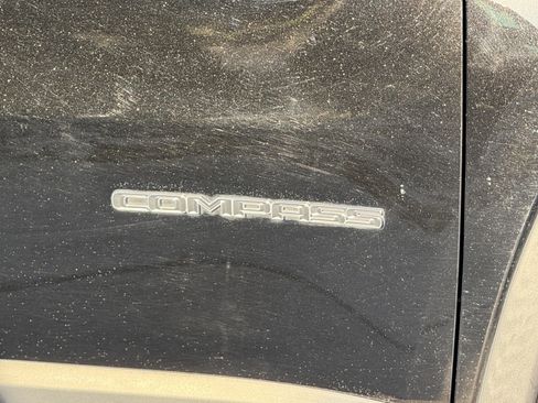 Used 2022 Jeep Compass Latitude image 3