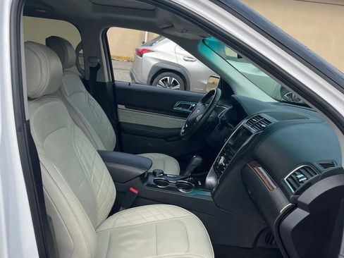 Used 2017 Ford Explorer Platinum AWD/4WD image 23