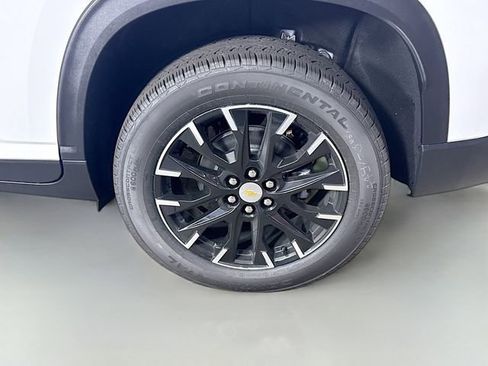 New 2026 Chevrolet Traverse LT w/ Sun and Wheel Package AWD/4WD image 37