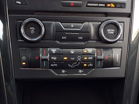 Used 2017 Ford Explorer XLT w/ Equipment Group 202A image 16