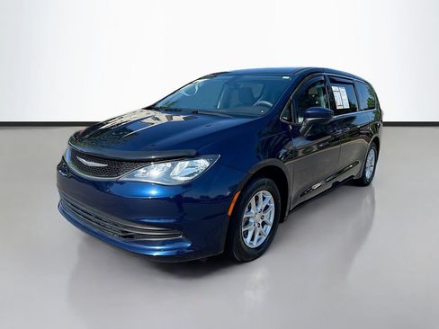 Used 2017 Chrysler Pacifica Touring FWD image 3