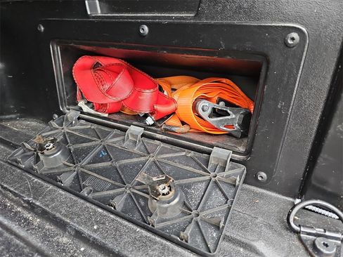 Used 2019 Toyota Tacoma SR5 image 16