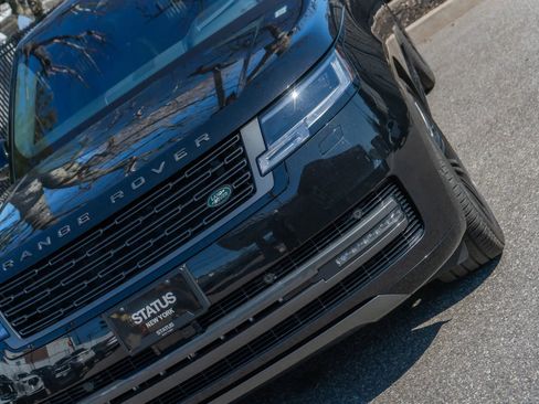 Used 2023 Land Rover Range Rover Long Wheelbase SE image 14