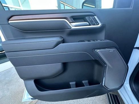 New 2026 GMC Sierra 2500 Denali w/ Denali Reserve Package image 13