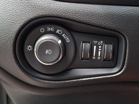 Used 2023 Jeep Renegade Trailhawk AWD/4WD image 24