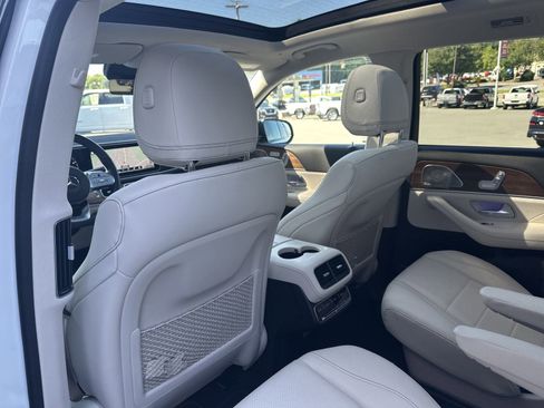 Used 2023 Mercedes-Benz GLS 450 4MATIC image 25