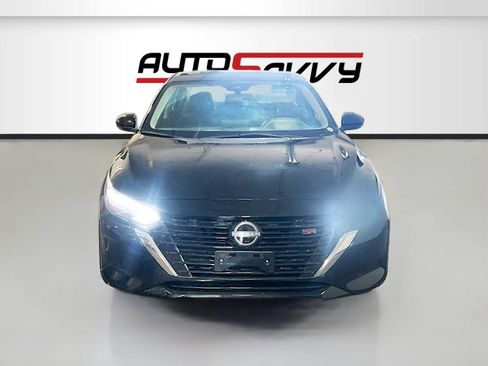Used 2025 Nissan Sentra SR FWD image 2