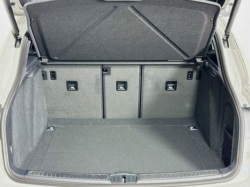 New 2026 Porsche Macan image 28