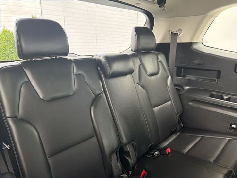 Used 2025 Kia Telluride S AWD/4WD image 9