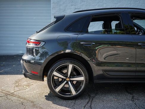 Used 2024 Porsche Macan w/ Premium Plus Package image 16