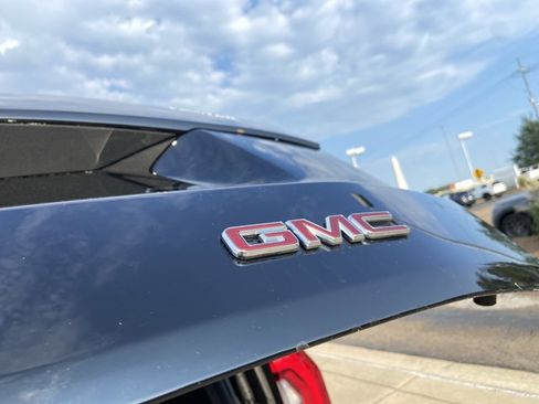 Used 2025 GMC Yukon Denali RWD image 62