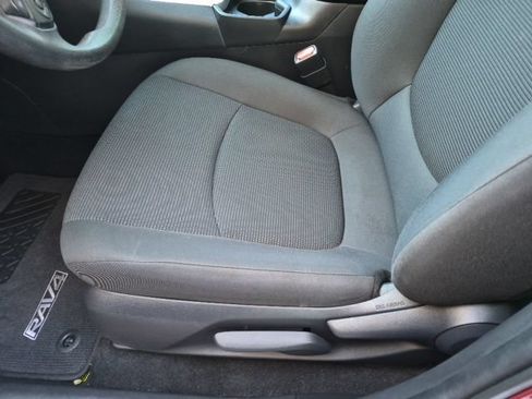 Used 2021 Toyota RAV4 LE w/ Carpet Mat Package (TMS) AWD/4WD image 15