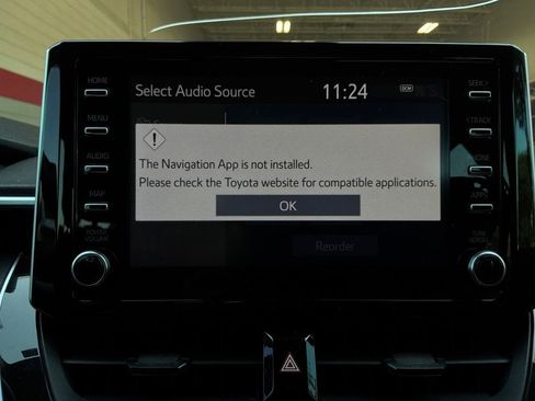 Used 2020 Toyota Corolla LE FWD image 34