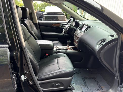 Used 2017 Nissan Pathfinder Platinum AWD/4WD image 15