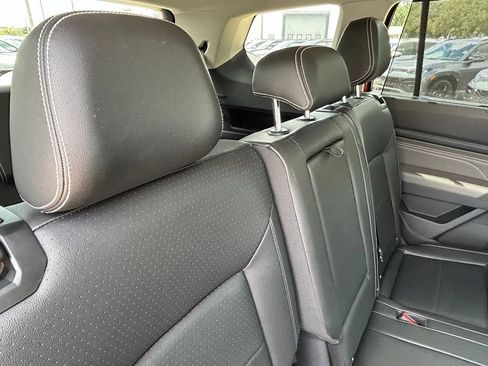 Certified 2023 Volkswagen Atlas SE FWD image 40